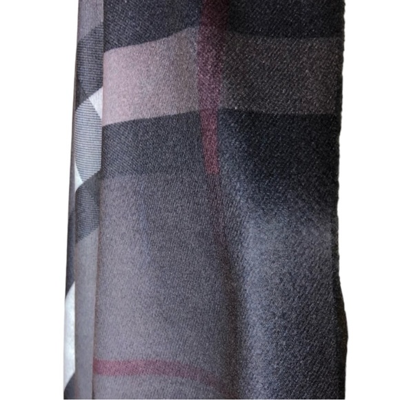 NWT REVERSIBLE PLAID AND LEOPARD SCARF/WRAP - Picture 8 of 8